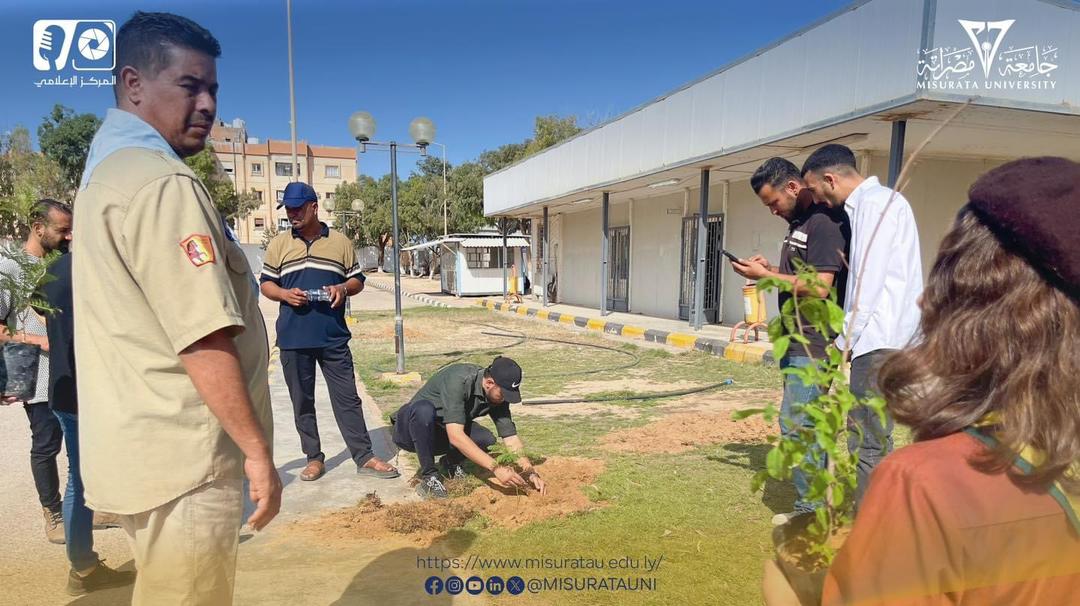 حملة تشجير تنطلق في كلية التربية ومحيطها لتعزيز الوعي البيئي وتحسين جودة الحياة